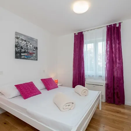 Anja 1st Floor