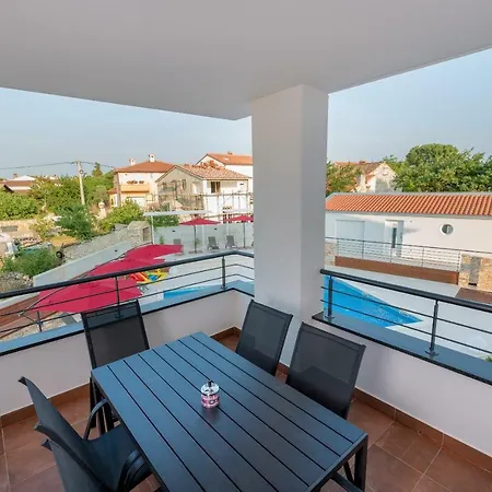 Anja 1st Floor * Peroj