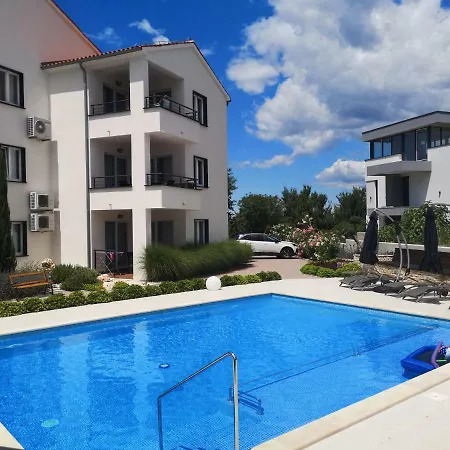 Anja 1st Floor Peroj