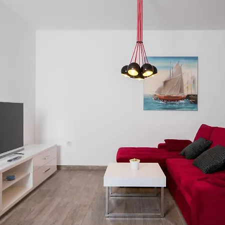 Anja 1st Floor * Peroj