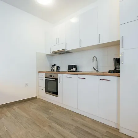 Apartamento Anja 1st Floor Peroj