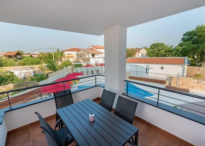 Anja 1st Floor * 페로이