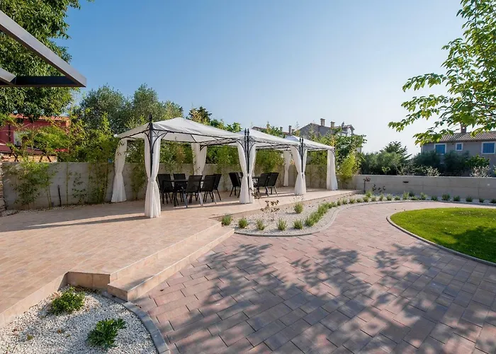 Anja 1st Floor 아파트 페로이