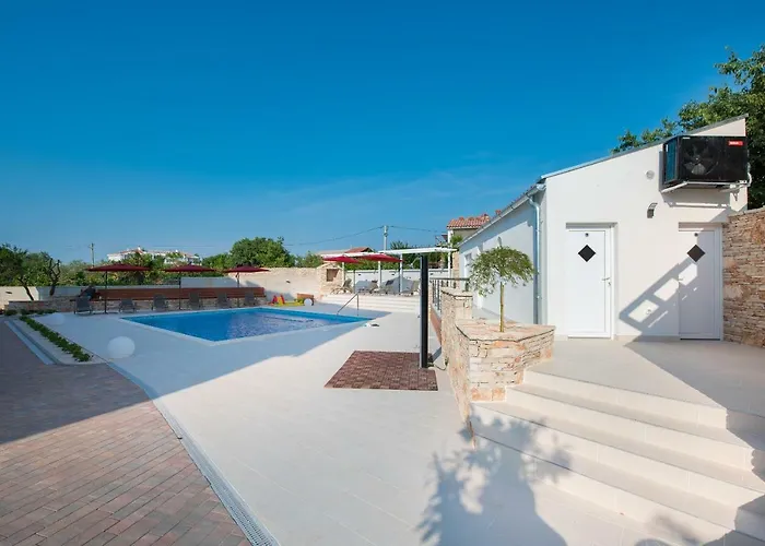 Anja 1st Floor * 페로이