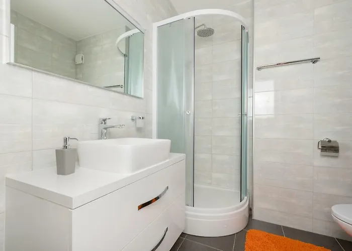 아파트 Anja 1st Floor 페로이