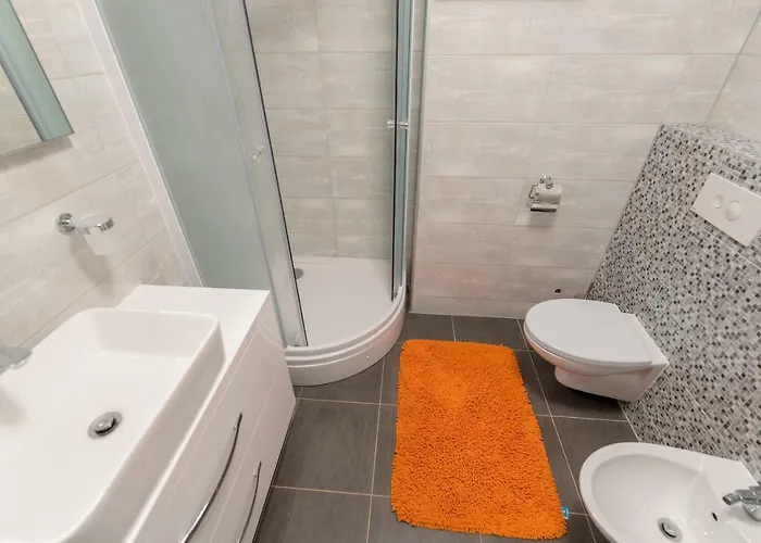 아파트 Anja 1st Floor 페로이