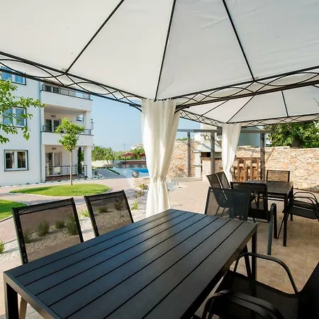 Anja 1st Floor Apartment *