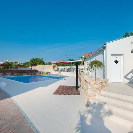 Anja 1st Floor * Peroj