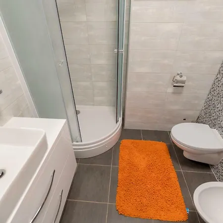 Apartment Anja 1st Floor Peroj