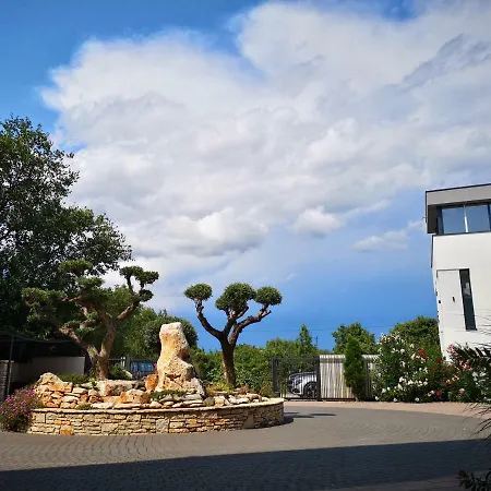 Anja 1st Floor Apartment Peroj