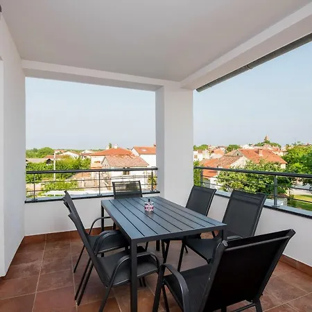 Apartment Anja 1st Floor Peroj