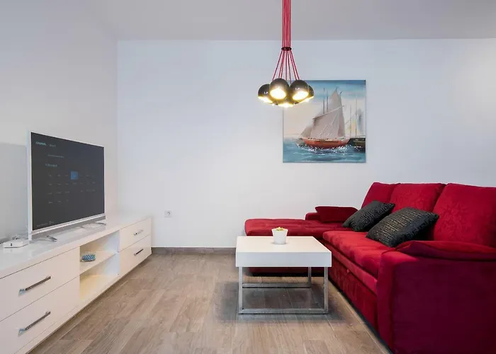 Anja 1st Floor Апартаменты *